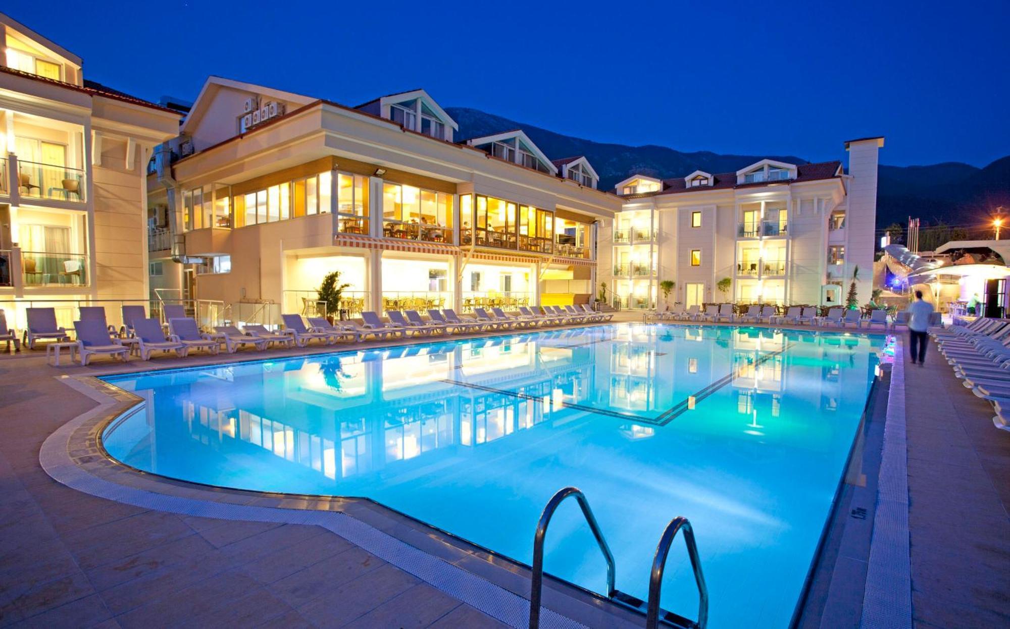 Aes Club Hotel 올루데니스 외부 사진